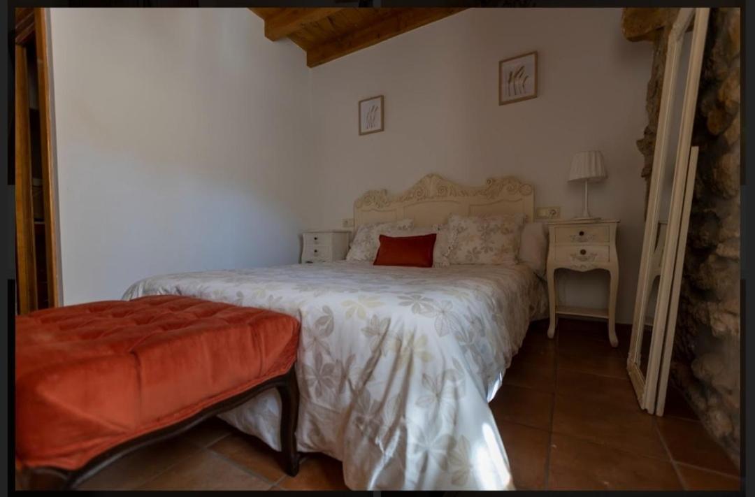 Hotel Rural En Las Cascadas De Tobera Esterno foto