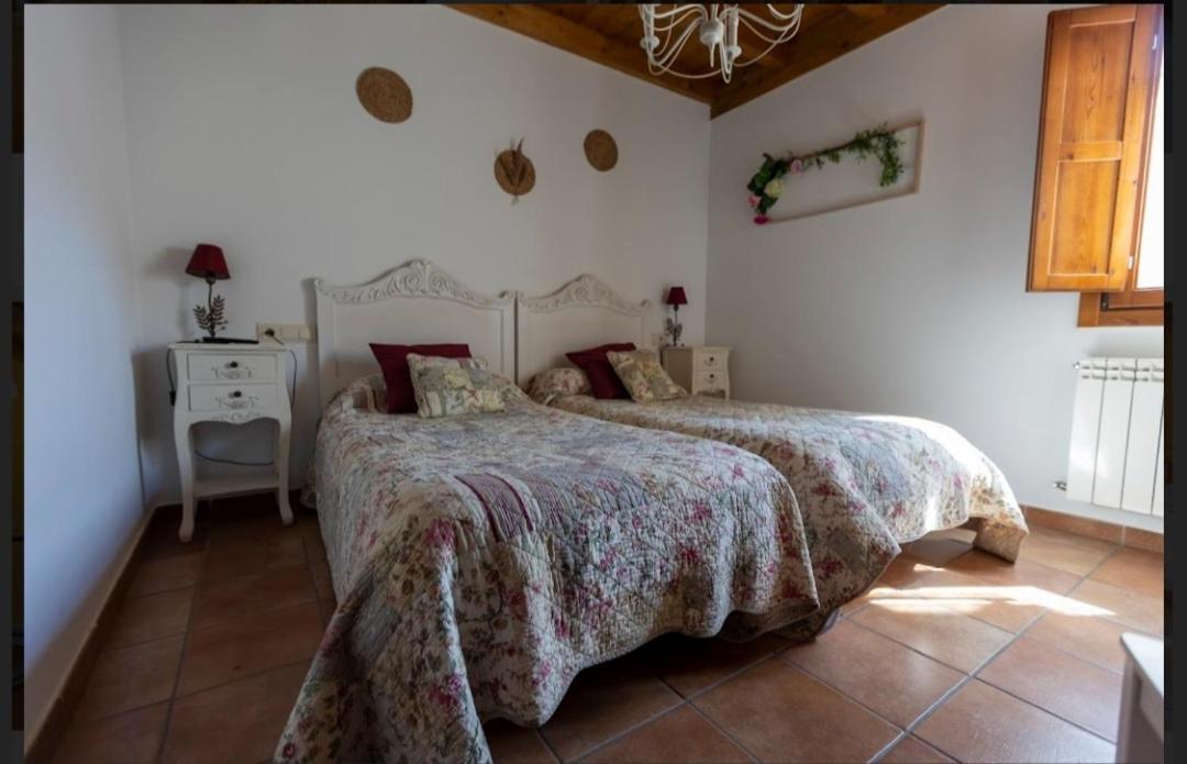 Hotel Rural En Las Cascadas De Tobera Esterno foto