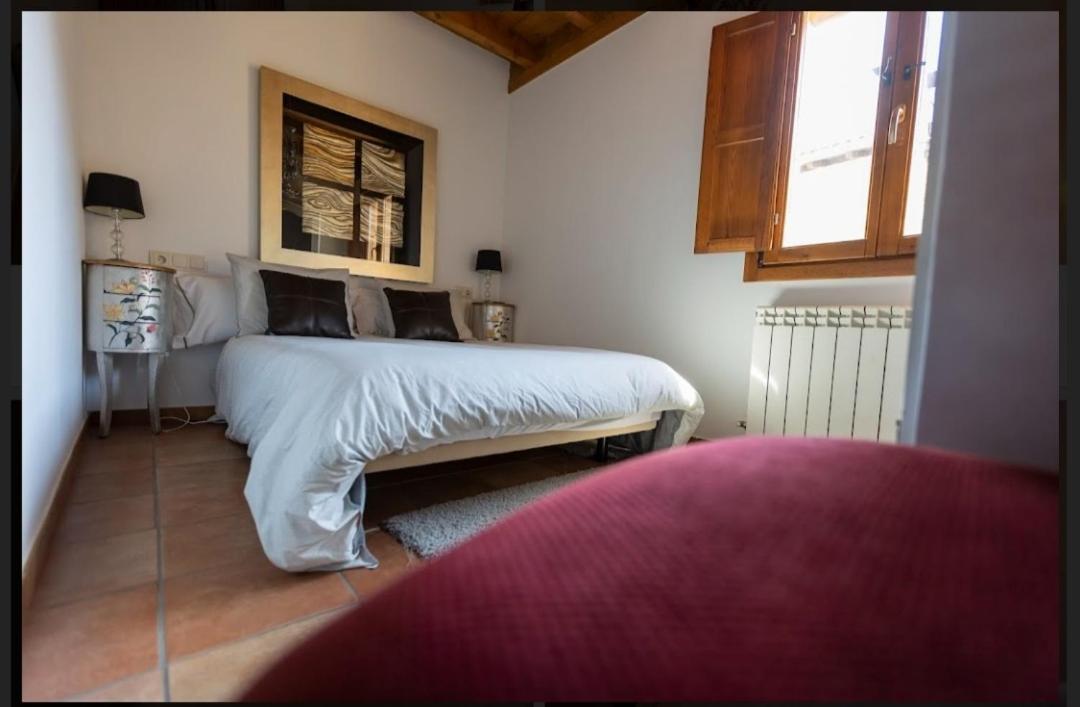 Hotel Rural En Las Cascadas De Tobera Esterno foto